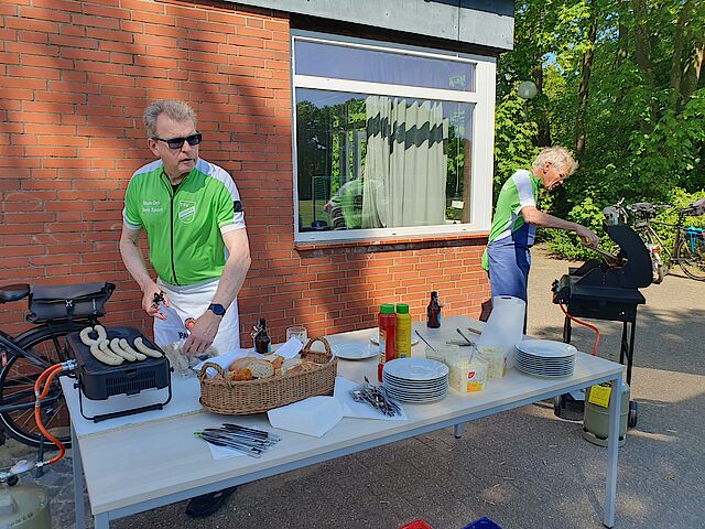 unsere Grillexperten bei der Arbeit